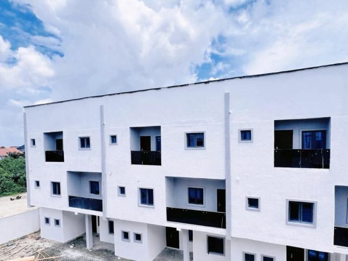 Have you been searching for luxury homes with smart features around strategic locations on this island ? or have you been looking for houses for sale in sangotedo?, welcome to zularich residence 2 .This season, we’re spreading love the best way we know how MASSIVE SAVINGS on your dream home! 